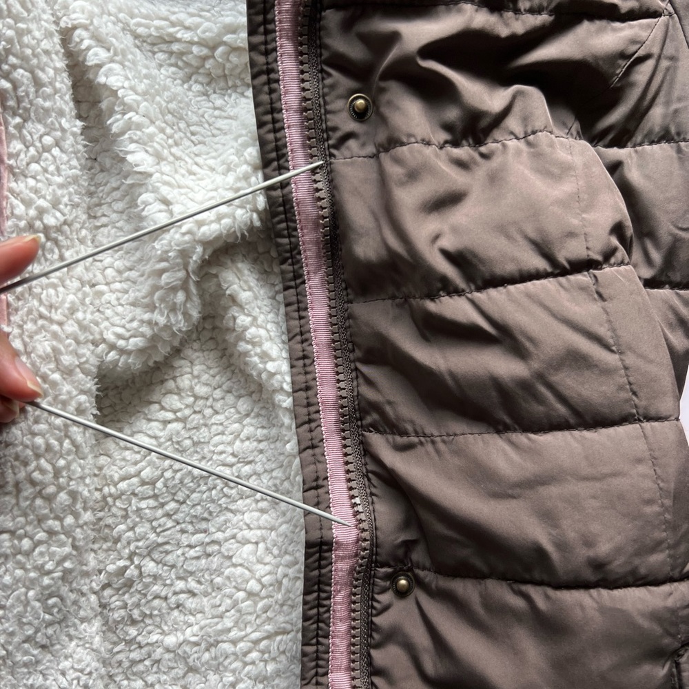 Abercrombie Kids Brown Hooded Puffer Jacket with Sherpa Lining Girls 13/14 - Picture 9 of 14